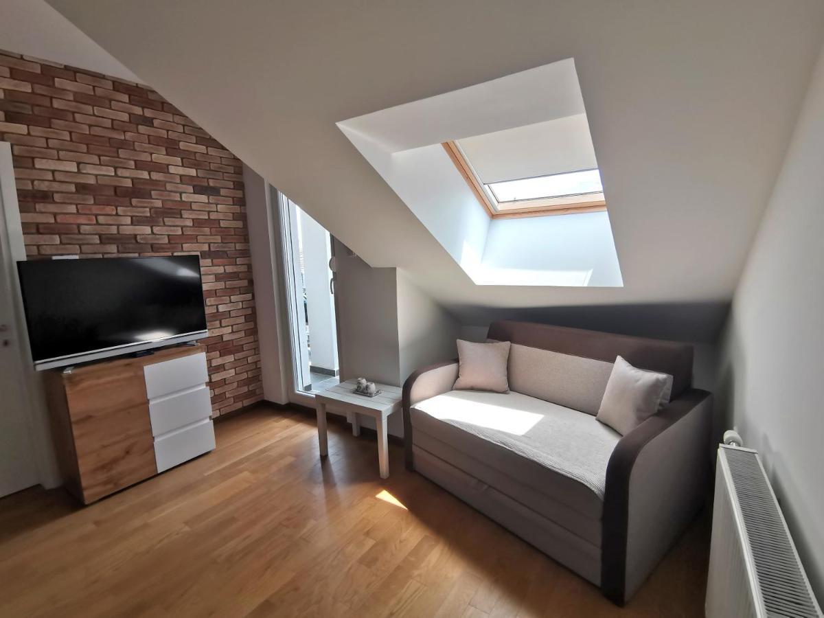 Stan Na Dan M Apartamento Novi Sad Exterior foto